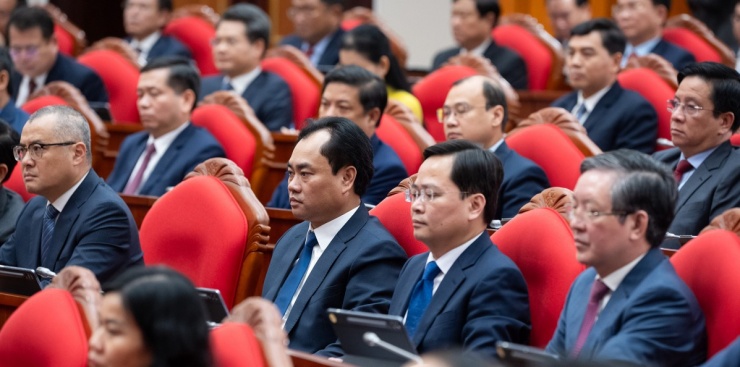 Đại biểu tại phiên bế mạc Hội nghị Trung ương 2 khóa 14 - 9