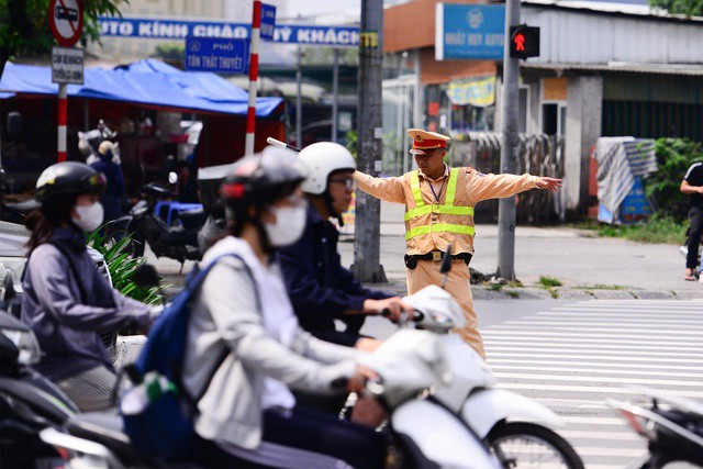 Miền Bắc chuyển nắng nóng trước khi đón không khí lạnh.