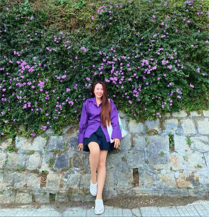 Xuân Hà tin rằng ăn uống khoa học, vận động đều đặn, giữ tinh thần lạc quan là những thói quen bền vững mà bất kỳ phụ nữ nào cũng có thể áp dụng để gìn giữ sức khỏe, thanh xuân.