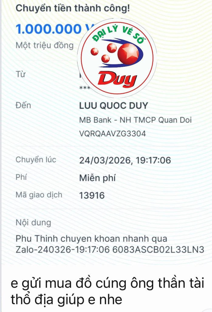 Nam thanh niên chuyển khoản cho đại lý 1 triệu đồng nhờ mua đồ cúng thần tài, thổ địa sau khi trúng thưởng xổ số miền Nam. Ảnh: ĐLVS Duy