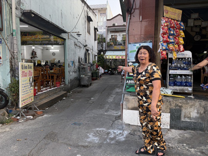 Xôn xao clip đạo tì ở TPHCM làm rơi quan tài trong lúc đưa tang - 1