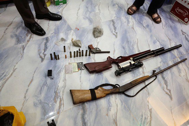 Vũ khí thu giữ trong quá trình khám xét, bắt giữ các đối tượng trong chuyên án. Ảnh: Công an cung cấp