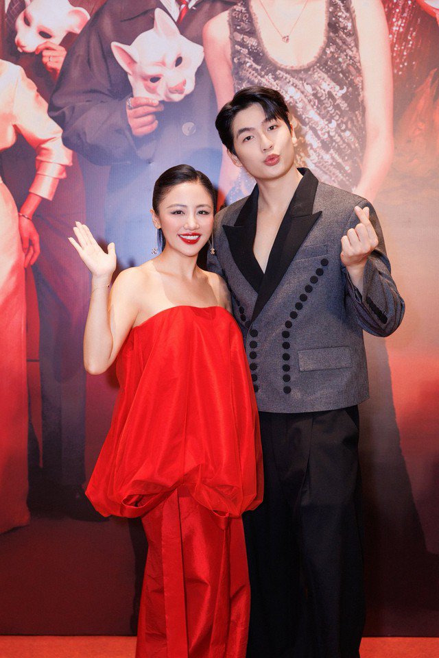 Văn Mai Hương và diễn viên Quốc Anh đóng cặp vợ chồng với nhau.