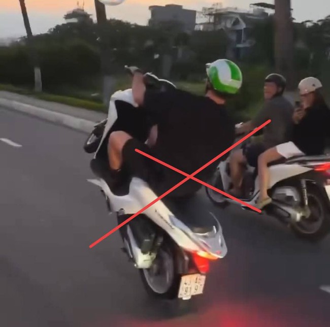 Nam thanh niên ngoại quốc chạy xe bằng một bánh đã bị CSGT Đà Nẵng xử lý