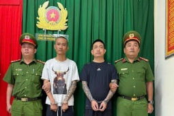 TPHCM: Bắt khẩn cấp 2 người đi ô tô giở thói côn đồ