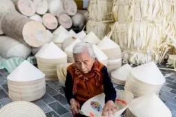 Tận thấy chiếc nón lá Việt lọt top 100 thương hiệu nổi tiếng