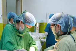 7 lần sảy thai, lần thứ 8 sinh con: Kì tích từ ca song thai không tim