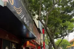 Khổ sở xếp hàng mua vàng bạc rồi trúng quả... đắng