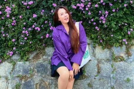 Bà nội 56 tuổi tiết lộ thói quen giúp trẻ đến mức bị nhầm là chị của con trai