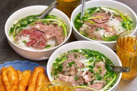 Bát phở tăng giá lên 50.000 đồng, chủ quán có lãi lớn hơn thời 30.000 đồng?