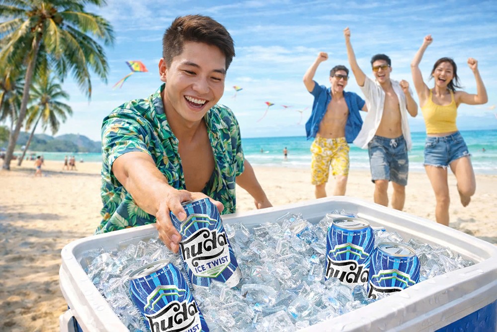 Bật lon Huda Ice Twist 250ml mát lạnh để mỗi khoảnh khắc tụ tập cùng hội bạn đều bùng nổ niềm vui cực đã!