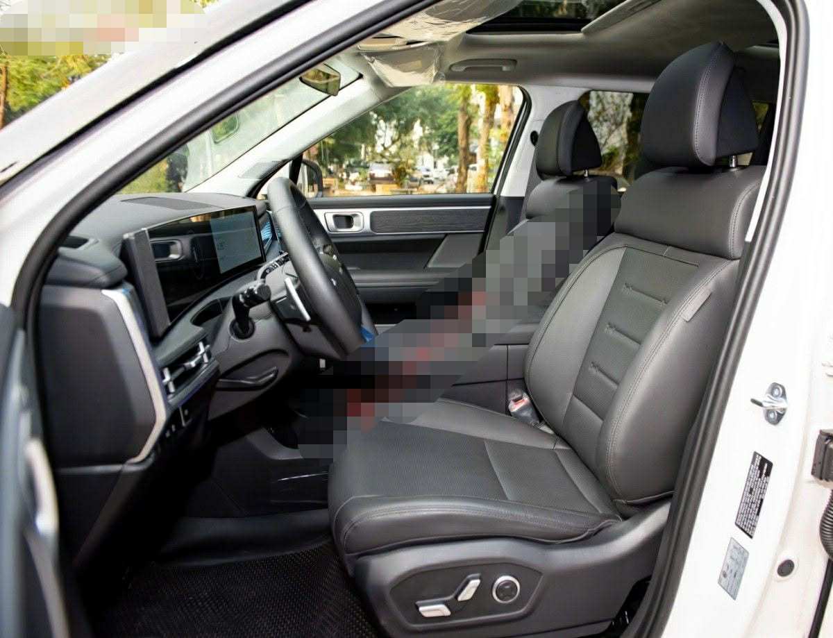 Ảnh thực tế chiếc&nbsp;Hyundai SantaFe Hybrid 1.6 HTRAC 2025 được rao bán.