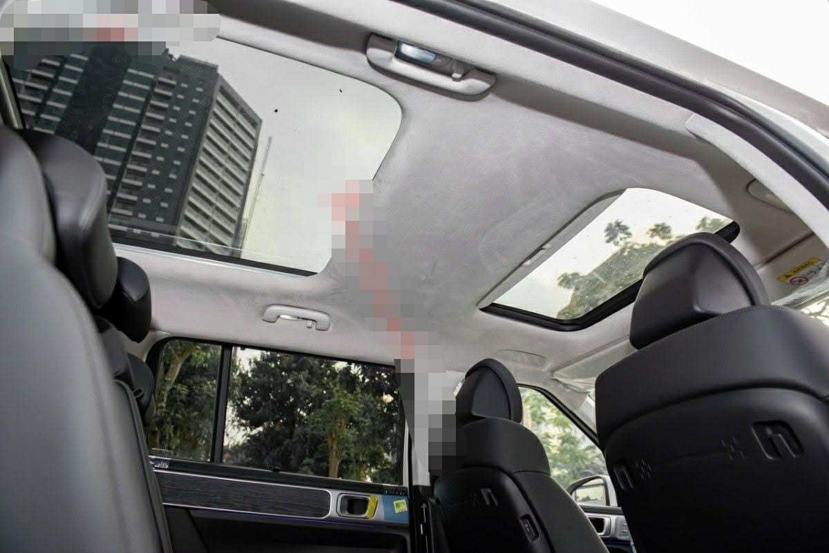 Ảnh thực tế chiếc&nbsp;Hyundai SantaFe Hybrid 1.6 HTRAC 2025 được rao bán.