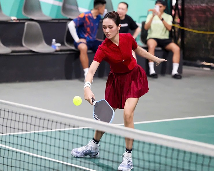 Người đẹp Lilly Luta lần đầu thi pickleball gây “sốt”, Moon Võ cùng lúc chơi 2 nội dung - 6