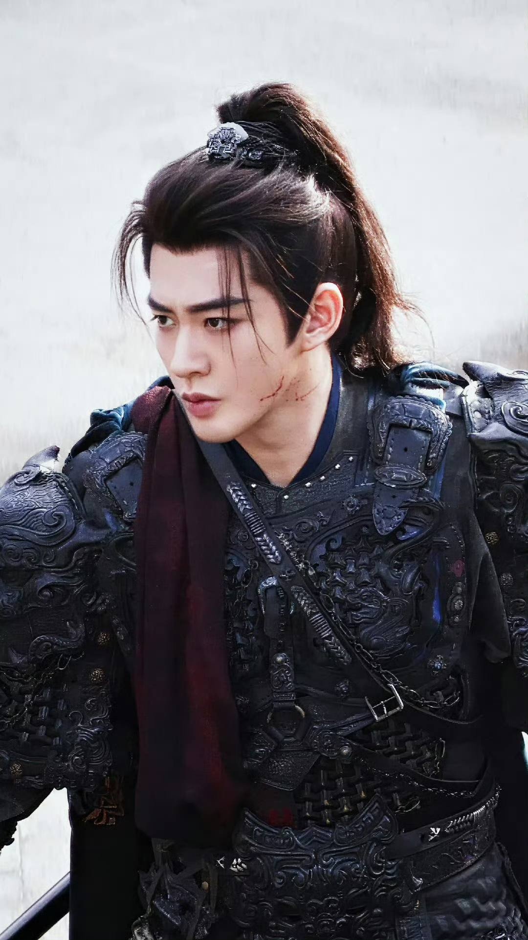 Đã có nhiều sao nam đóng vai tướng quân nhưng chưa ai bị soi như Trương Lăng Hách