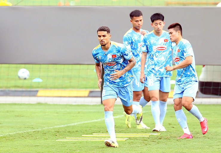 Hoàng Hên nóng lòng ra mắt ĐT Việt Nam.