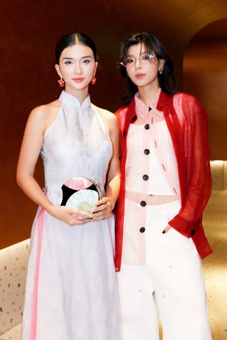 Kim Tuyến trong chương trình Phụ nữ thế kỷ 21 năm 2006. Video: VTV