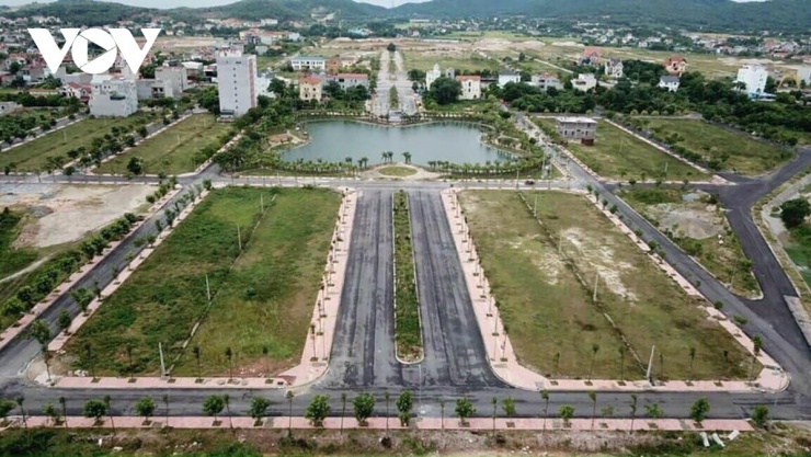 Đất nền Hà Nội giảm 4%, lãi suất vay chạm mốc 9%: Đã đến lúc xuống tiền? - 1