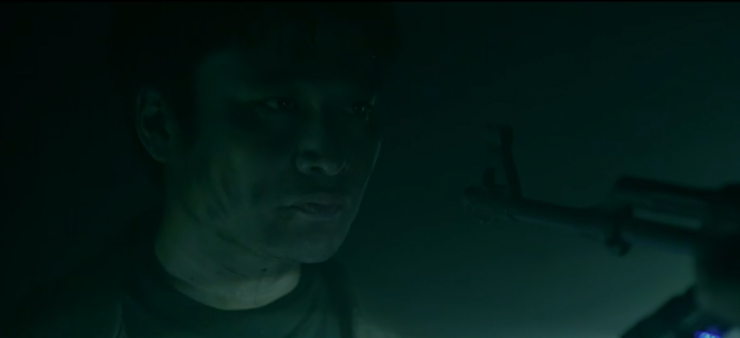 Tình hình trong hầm mỏ rối ren khi Khải Phong bị lộ âm mưu đánh sập hầm mỏ. Ảnh VTV