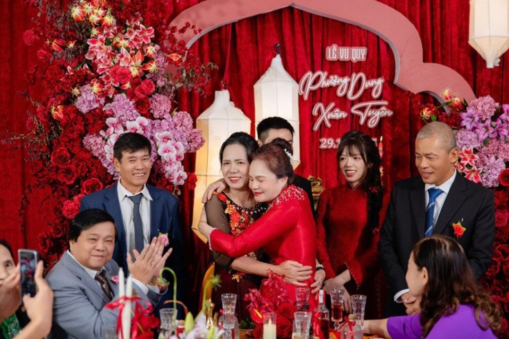 Hôn lễ của đôi trẻ được tổ chức chu đáo