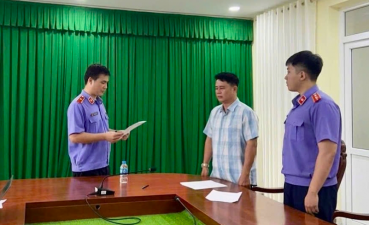 Viện KSND Tối cao tống đạt quyết định khởi tố bị can Lê Quốc Việt.