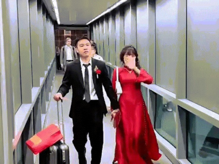 Chú rể Quảng Ninh đến Đà Nẵng rước dâu bằng máy bay gây sốt