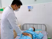 Cô gái trẻ bị ung thư gan ‘đánh úp’ sau 2 tháng đau âm ỉ