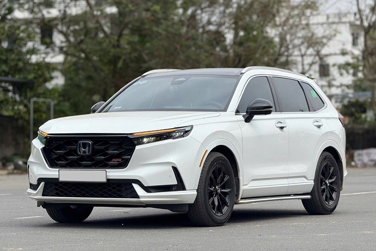 Honda CR-V e:HEV RS màu trắng nhập Thái.