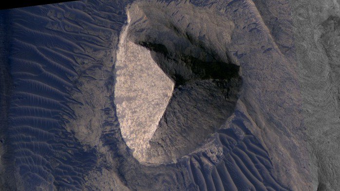 "Kim tự tháp 3 mặt" ở hành tinh đỏ - Ảnh: NASA