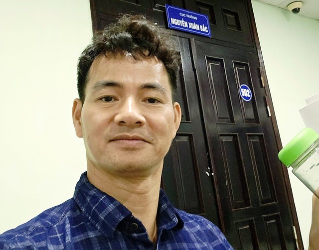 Xuân Bắc, 50 tuổi, quê Phú Thọ, tốt nghiệp Đại học Sân khấu - Điện ảnh Hà Nội, từng công tác tại Nhà hát Kịch Việt Nam. Anh được biết đến qua các phim “Chuyện nhà Mộc”, “Sóng ở đáy sông” và vai Nam Tào trong chương trình “Gặp nhau cuối năm - Táo quân” giai đoạn 2004-2021. Năm 2024, anh được phong tặng danh hiệu Nghệ sĩ Nhân dân và hiện giữ chức Cục trưởng Nghệ thuật Biểu diễn.