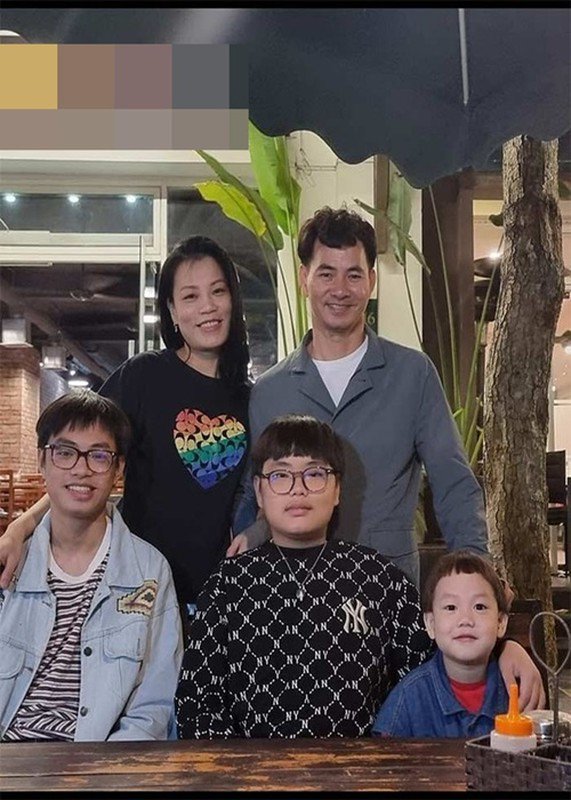 Sau nhiều năm cống hiến hết mình cho công việc, NSND Xuân Bắc hiện tại có sự nghiệp thăng hoa và gia đình hạnh phúc. Người hâm mộ cũng đã từng rất bất ngờ và trầm trồ trước hình ảnh ngôi nhà hoành tráng của gia đình Xuân Bắc tại Hà Nội.