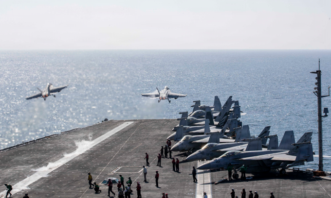 Iran công bố video tên lửa 'bắn trúng tiêm kích Mỹ' - 1