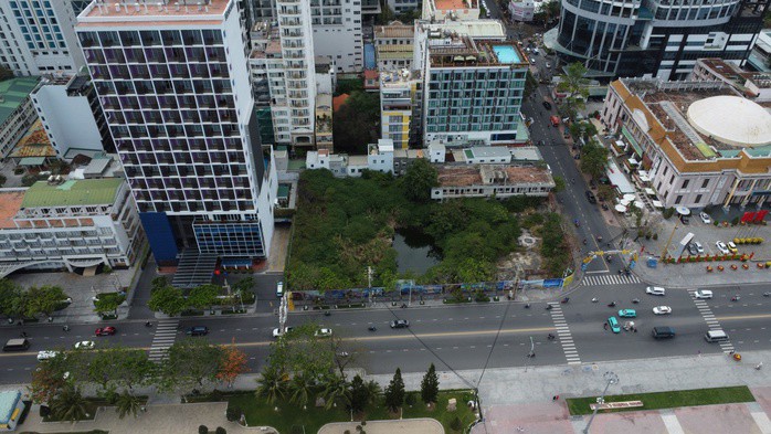 Khu đất vàng 48-48A Trần Phú nằm giữa trung tâm Nha Trang bỏ hoang nhiều năm nay