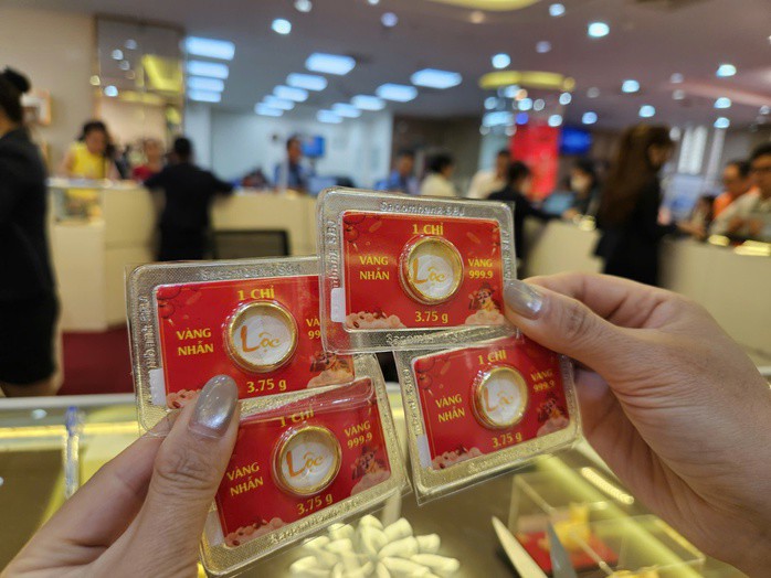 Giá vàng giảm trở lại vào chiều nay