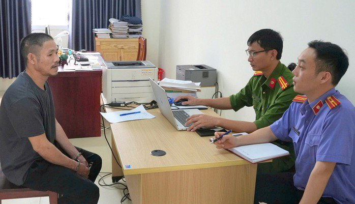 Phan Văn Thời tại cơ quan công an. Ảnh: C. An