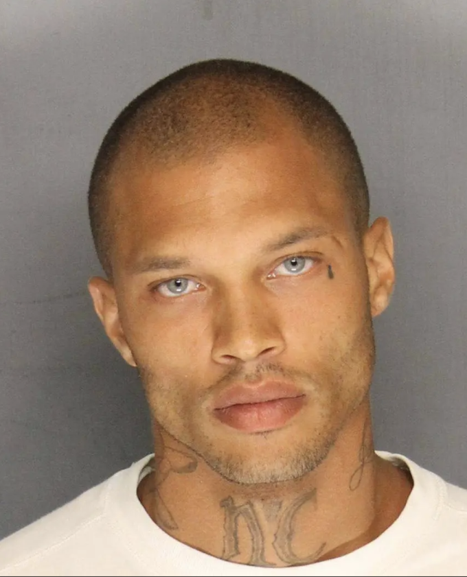Bức ảnh hồ sơ tội phạm của Jeremy Meeks do cảnh sát Stockton đăng tải năm 2014 khiến anh bất ngờ trở thành người nổi tiếng. Ảnh: Sở cảnh sát Stockton, bang California