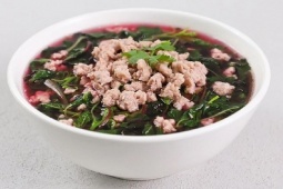 Tin tức sức khỏe - Loại rau bán rẻ bèo ngoài chợ, giàu canxi không kém sữa mà nhiều mẹ sau sinh lại bỏ qua