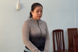 Cầm bình xịt hơi cay và dao bấm 'giải cứu' chồng, người vợ đâm thương tích đối phương