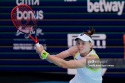 Nóng bỏng tứ kết Miami Open: Mỹ nhân Rybakina vất vả ngược dòng