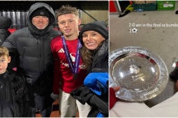Con trai Rooney tiếp tục tỏa sáng: Ghi bàn giúp U16 MU vô địch Ngoại hạng Anh trẻ