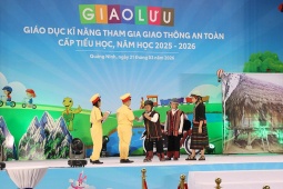 Toyota Việt Nam tiếp sức kỹ năng an toàn giao thông cho học sinh tiểu học