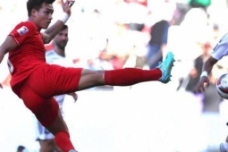 “Hotboy" ĐT Việt Nam cao 1m86: Điển trai, tài năng… lộ tin nhắn gây tranh cãi?