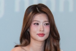 Hoa hậu Thiên Ân: 'Tôi bị chê xấu khi để mặt mộc đóng phim'