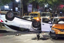 Hiện trường ô tô 'điên' tông liên hoàn khiến 2 người bị thương