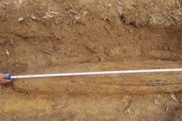 Quả bom nặng hơn 220kg "phát lộ", người dân lập tức trình báo