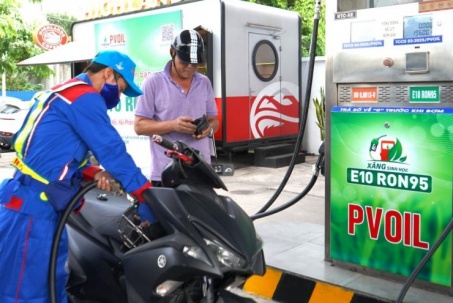 Bán xăng E10 trên toàn quốc trong tháng 4