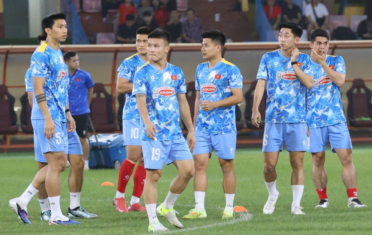 Trực tiếp bóng đá ĐT Việt Nam - Bangladesh: Xuân Son tiếc nuối, Hoàng Hên sút trúng cột dọc (Hết giờ) - 14