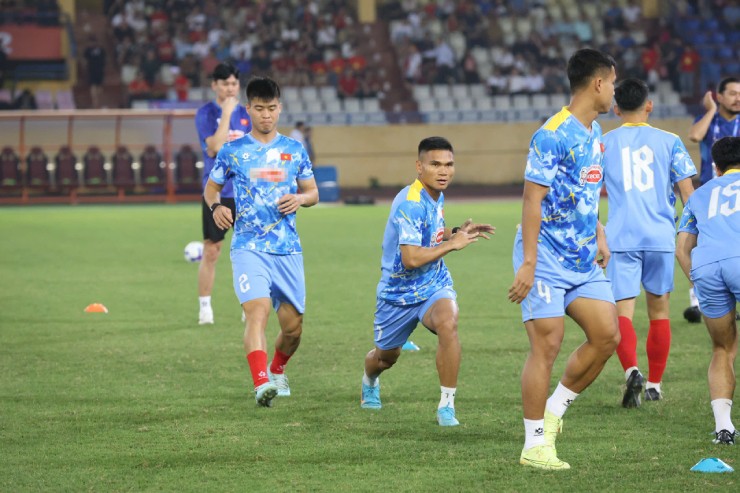 Trực tiếp bóng đá ĐT Việt Nam - Bangladesh: Xuân Son tiếc nuối, Hoàng Hên sút trúng cột dọc (Hết giờ) - 13