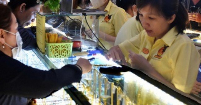 Giá vàng hôm nay, 26-3: Biến động rất mạnh