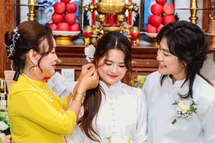 Đám cưới ‘không chú rể’ ở TPHCM, mẹ cô dâu nói lời xúc động